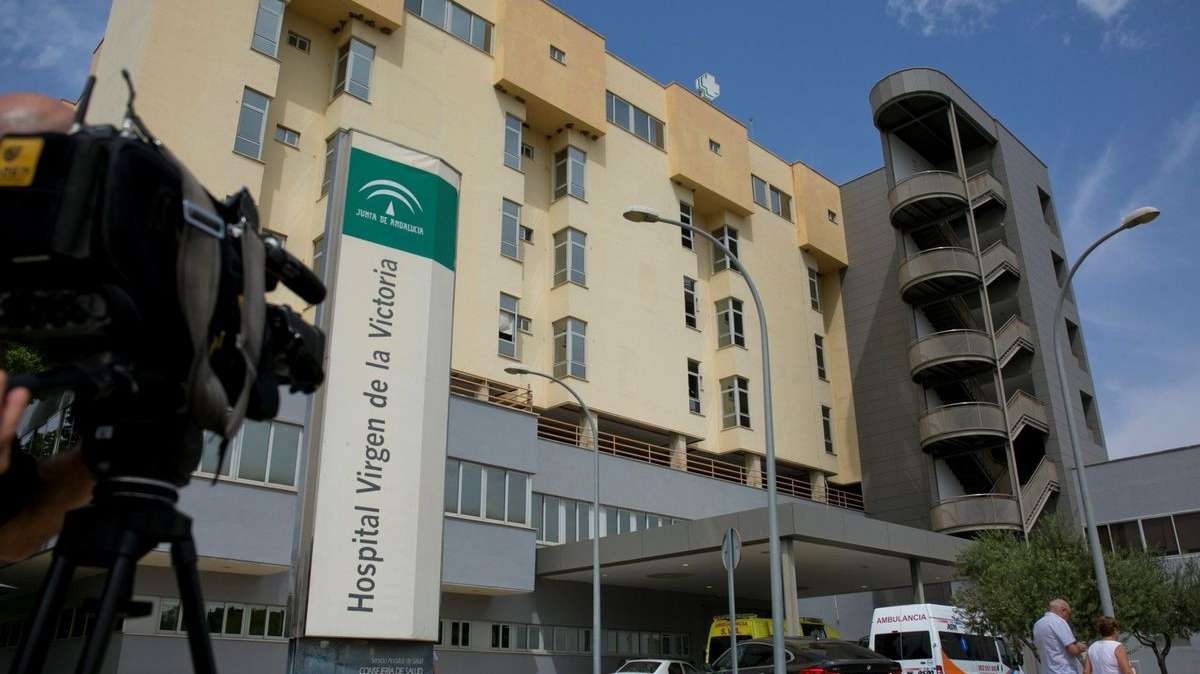 Hospital Clínico de Málaga en el que ha sido ingresada la víctima.