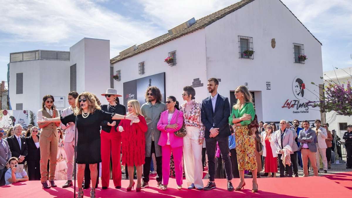 Las familia de Lola Flores durante la inauguración hoy viernes en Jerez de la Frontera (Cádiz) del Centro Cultural Lola Flores.
