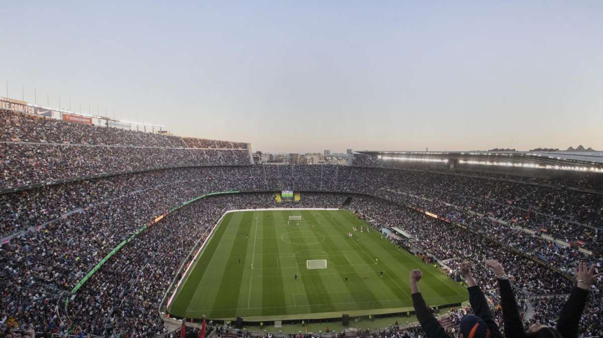 Lleno en el Camp Nou para ver la final de la King's League.