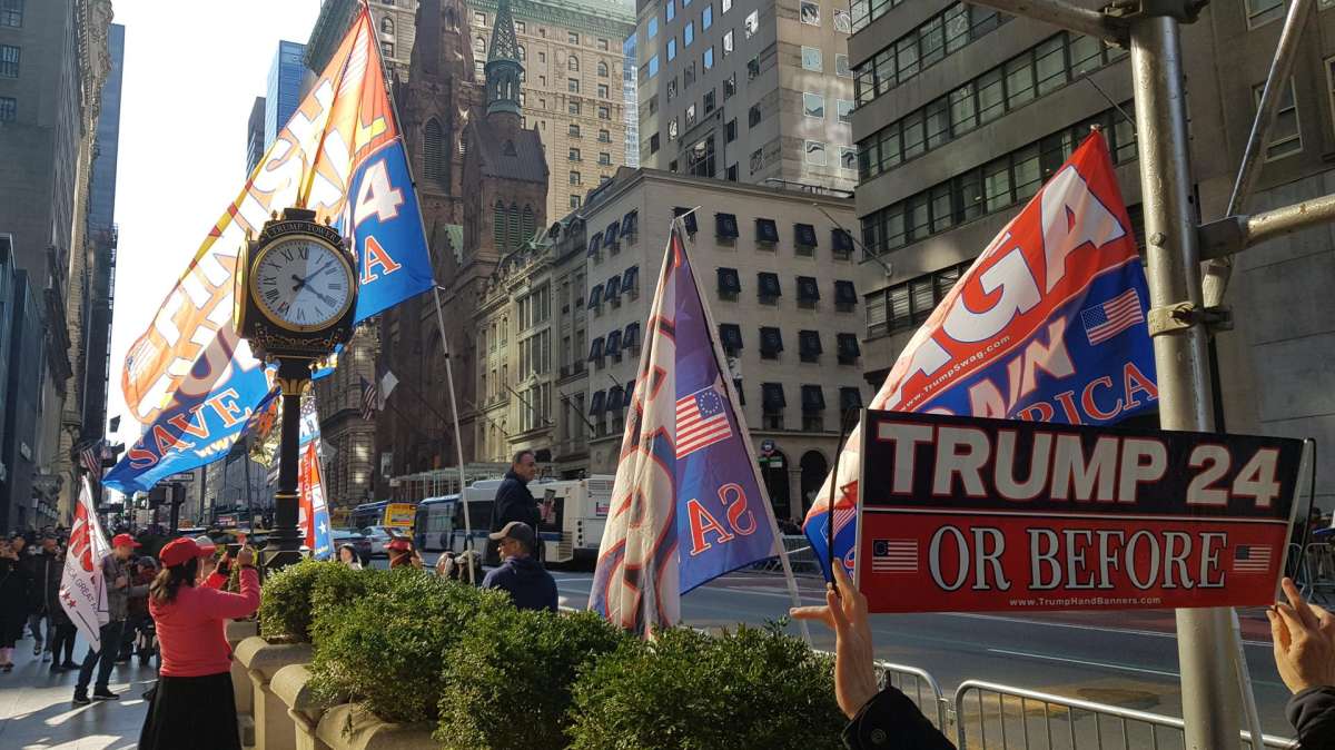 Nueva York se prepara para posibles protestas si Trump es acusado.
