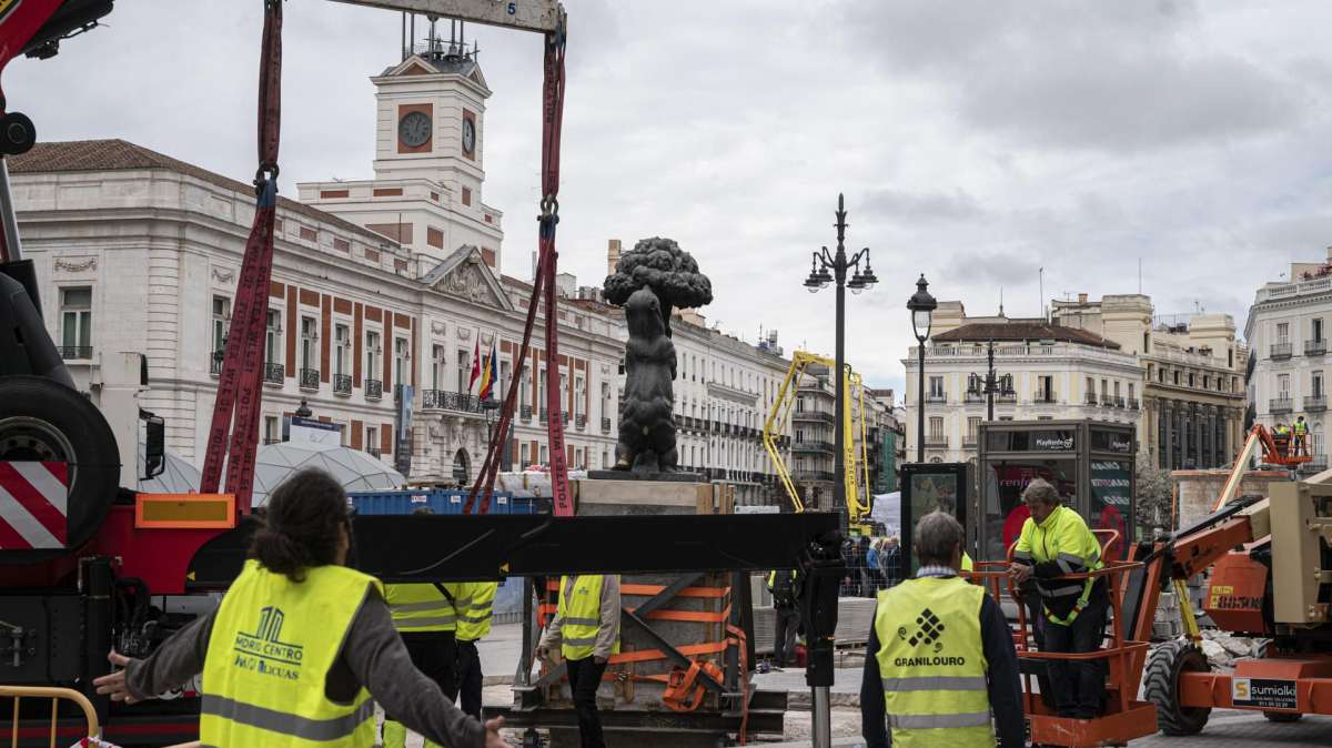 La estatua del Oso y el Madroño, trasladada por tercera vez