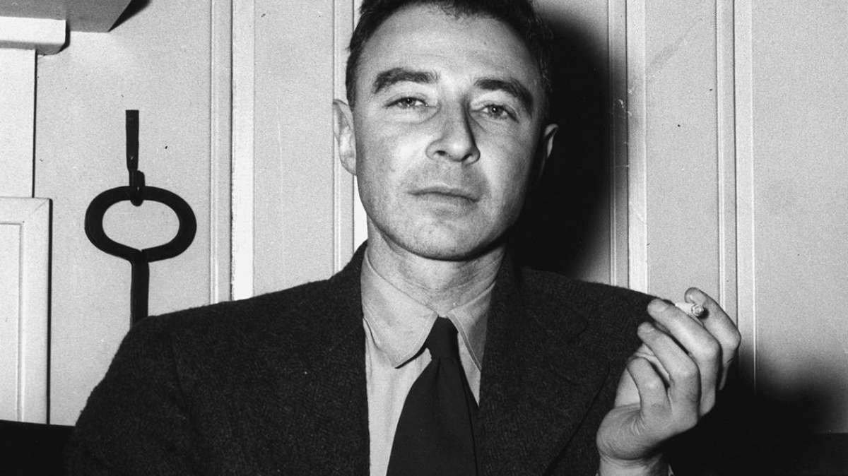 Oppenheimer, el 'Prometeo' que robó el rayo a los dioses y después se arrepintió