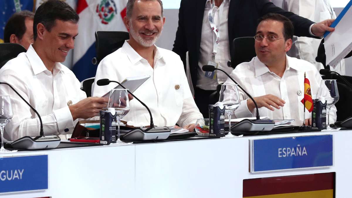 Sánchez, Felipe VI y Albares en la Cumbre Iberoamericana