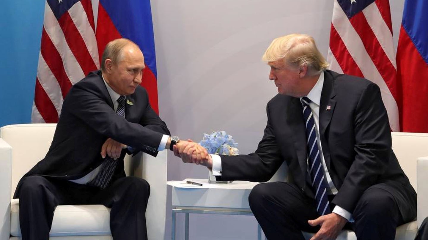 Vladimir Putin junto a Donald Trump en un encuentro en 2018.