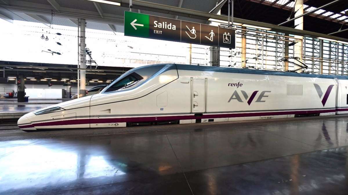 Un tren AVE de Renfe de la ruta Madrid-Barcelona.