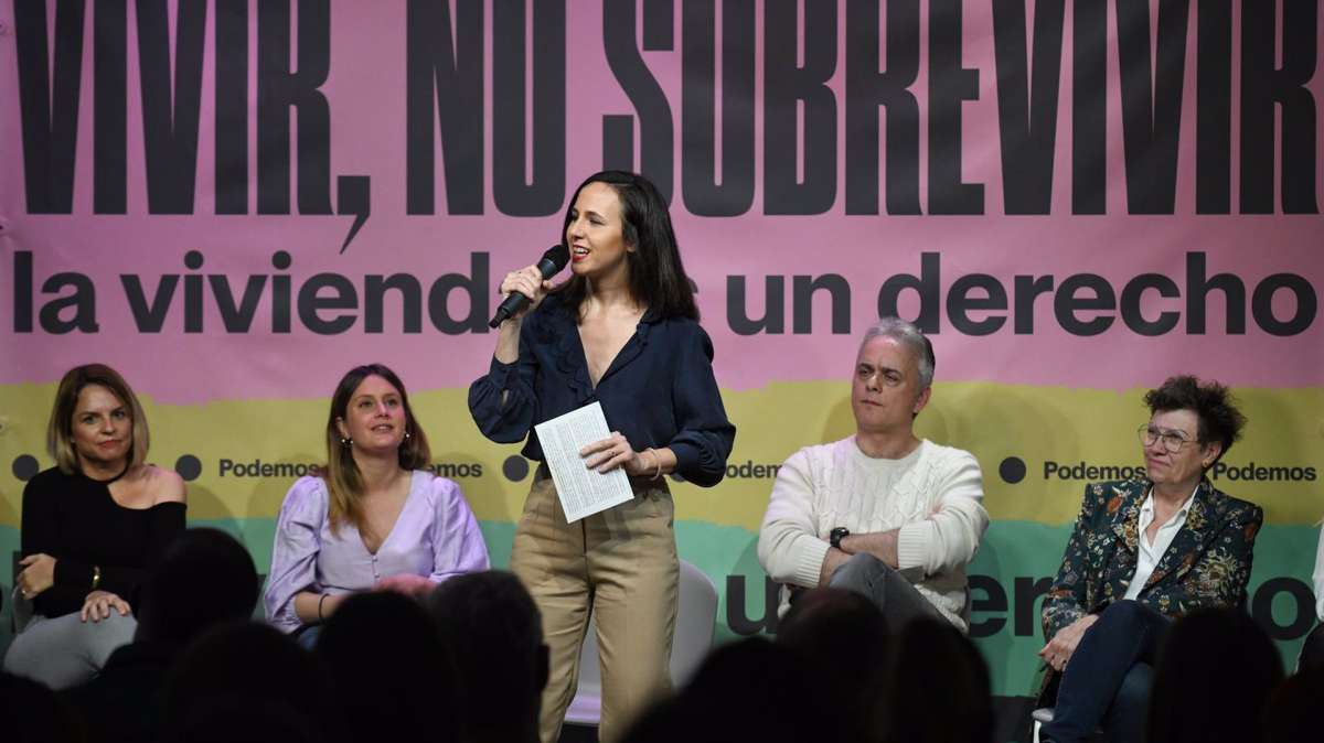 La secretaria general de Podemos y ministra de Derechos Sociales y Agenda 2030, Ione Belarra, interviene durante el acto de su partido ‘Vivir no sobrevivir. La vivienda es un derecho’, en la sede de Podemos el pasado 12 de marzo.
