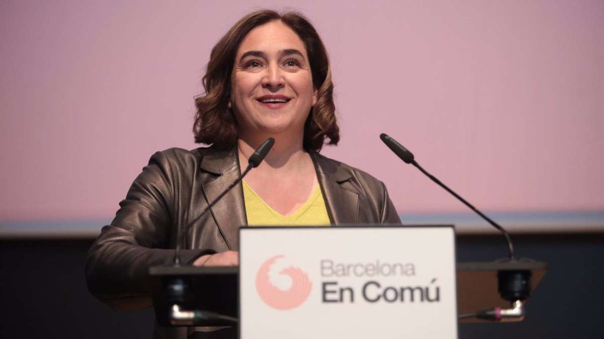 La alcaldesa de Barcelona, Ada Colau, en un acto de Barcelona En Comú.