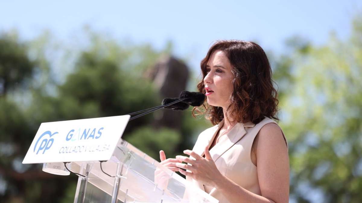 La candidata del PP a la reelección a la Presidencia de la Comunidad de Madrid, Isabel Díaz Ayuso, en un acto en Collado Villalba.