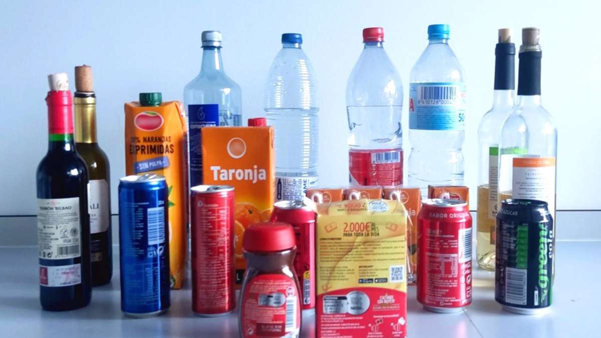 Un estudio del CSIC muestra que las bebidas azucaradas tienen 100 veces más concentración de plastificantes que el agua