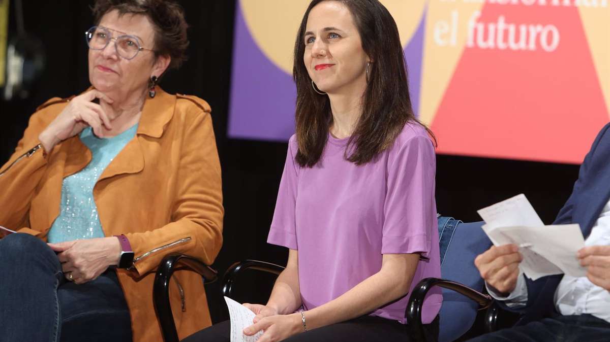 La ministra de Derechos Sociales y Agenda 2030 y secretaria general de Podemos, Ione Belarra, a la derecha de la imagen.