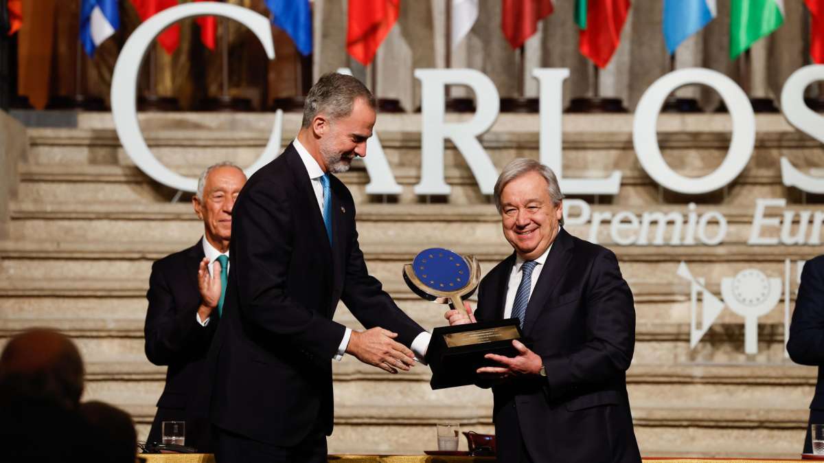 Ucrania El secretario general de la ONU recibe este martes el Premio Carlos V de manos del rey.