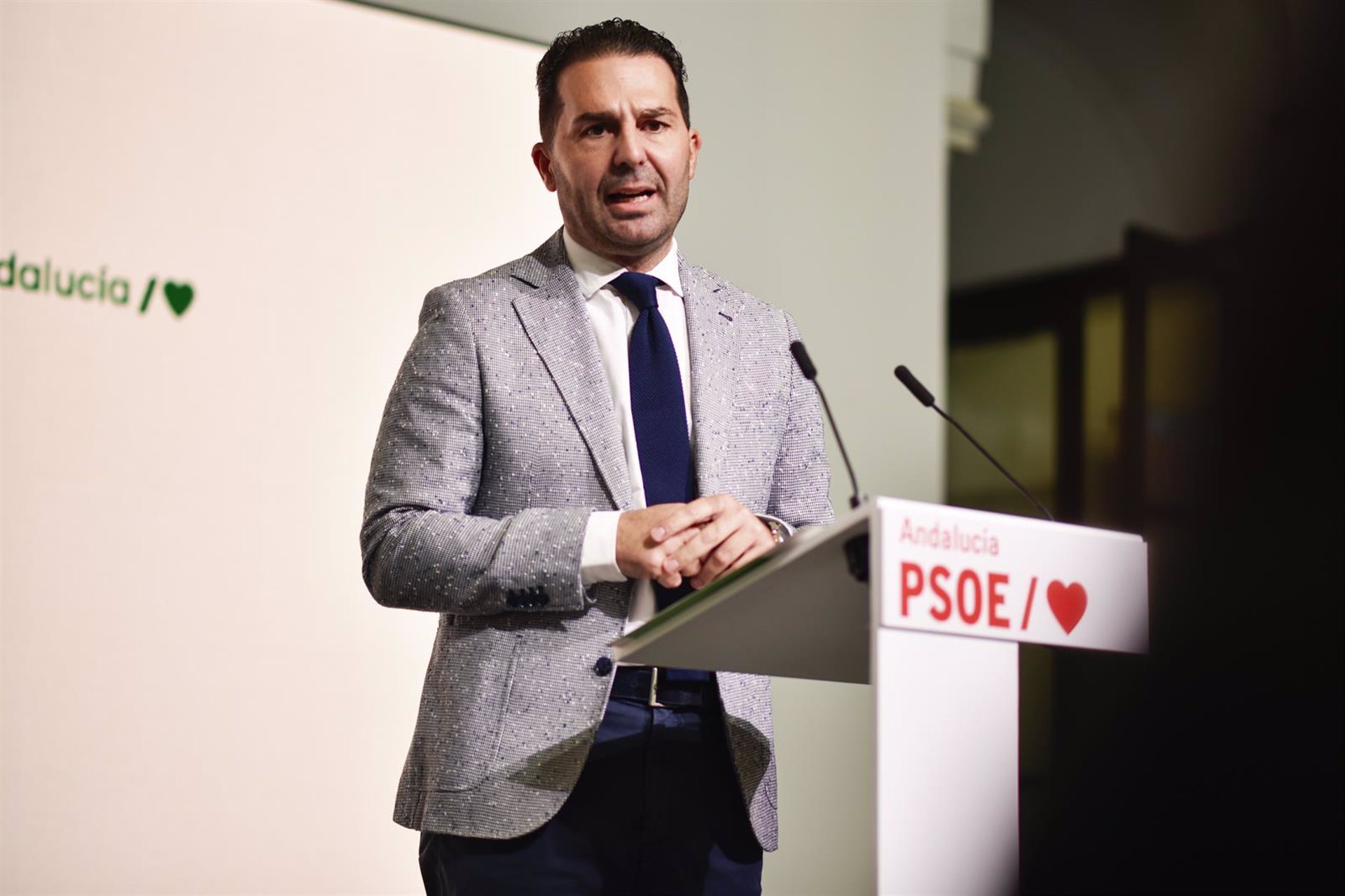 El secretario de Organización del PSOE-A, Noel López, en rueda de prensa en una foto de archivo.