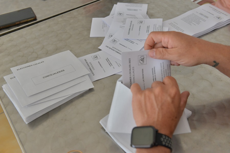 Imagen de archivo de papeletas para el voto por correo.