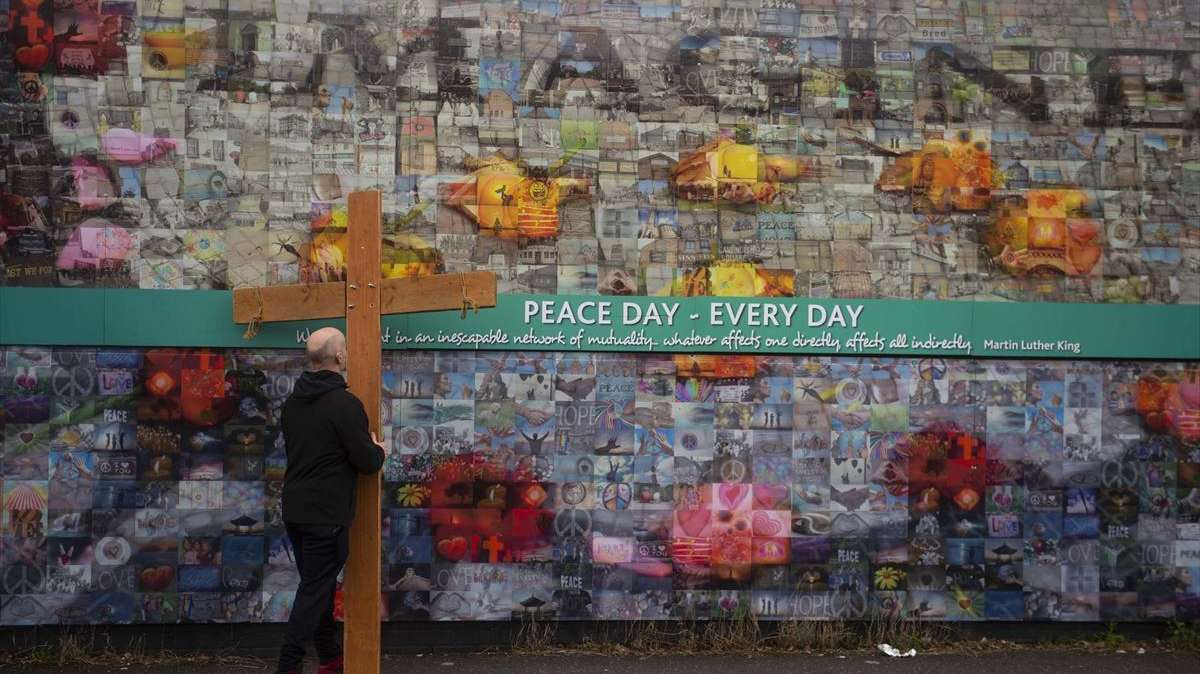 Efemérides Mural por la paz en Belfast, Irlanda del Norte.Irlanda del Norte
