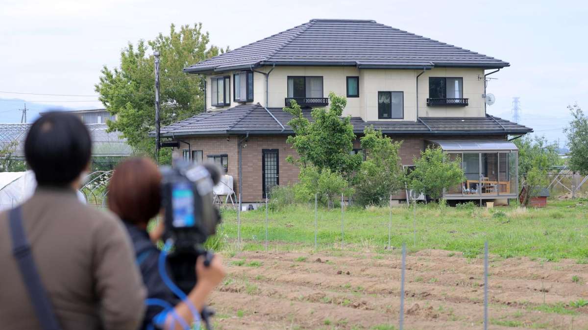 La casa en la que se ha atrincherado el sospechoso de las muertes en Japón.