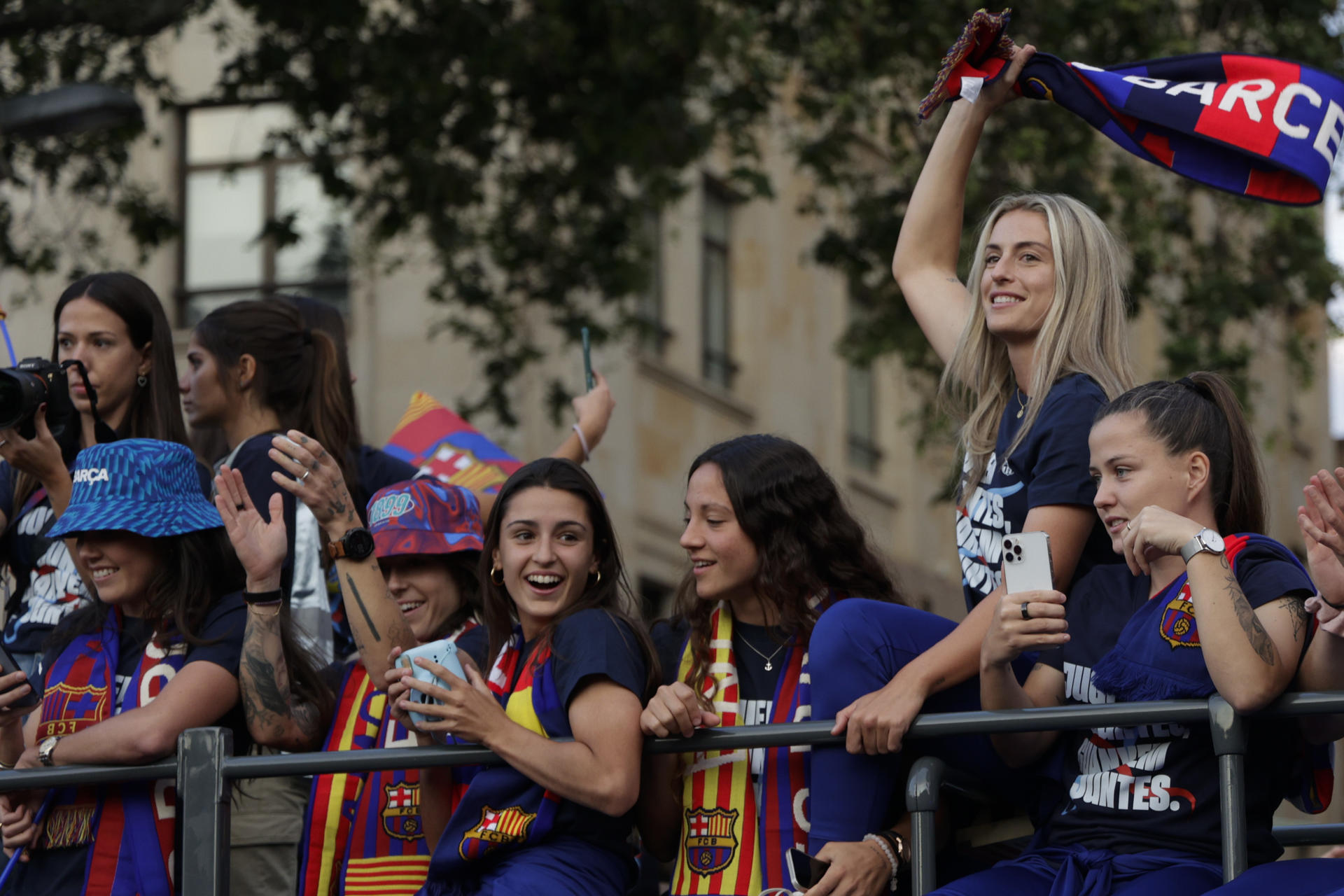 El Barça celebra LaLiga  junto al Femenino, con una rúa