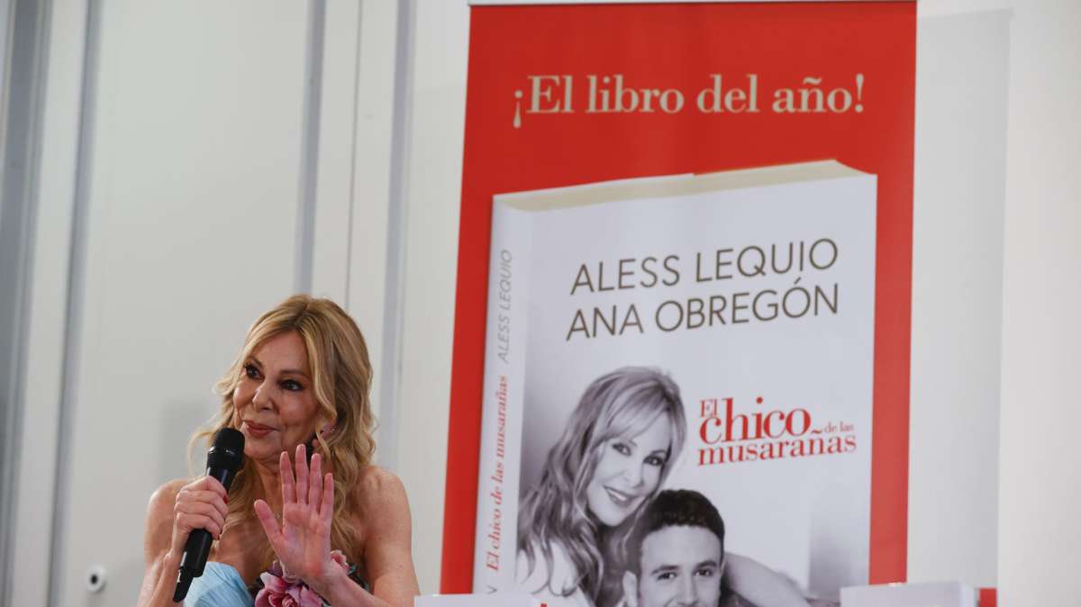 La actriz y presentadora Ana Obregón presenta a los medios "El chico de las musarañas", el libro que su hijo, Aless Lequio, comenzó a escribir antes de su fallecimiento y que ella ha culminado, este miércoles en Madrid.