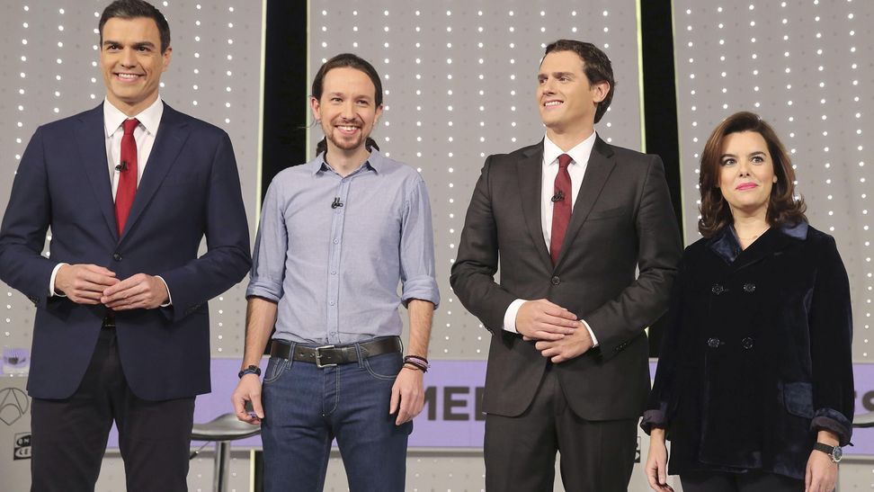 De izquierda a derecha, Pedro Sánchez, Pablo Iglesias, Albert Rivera y Soraya Sáenz de Santamaría en el debate electoral de 2015