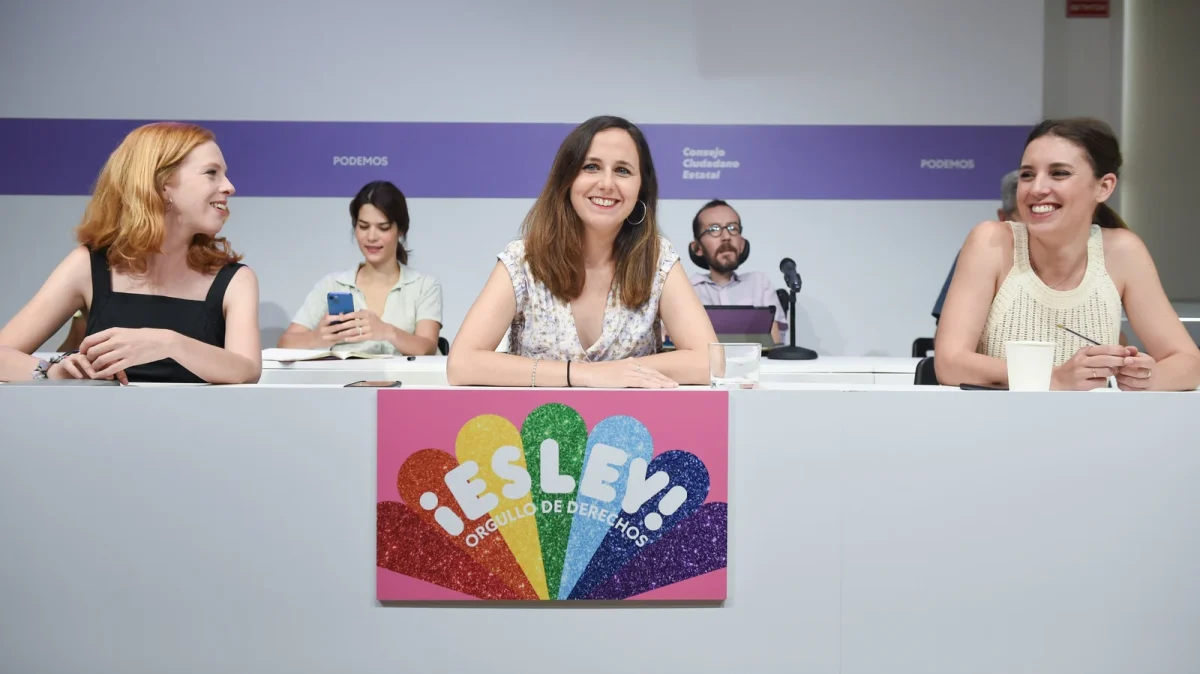 La secretaria de Organización de Podemos, Lilith Verstrynge; la ministra de Derechos Sociales y Agenda 2030, Ione Belarra, y la ministra de Igualdad, Irene Montero, durante una reunión del Consejo Ciudadanos Estatal de Podemos.
