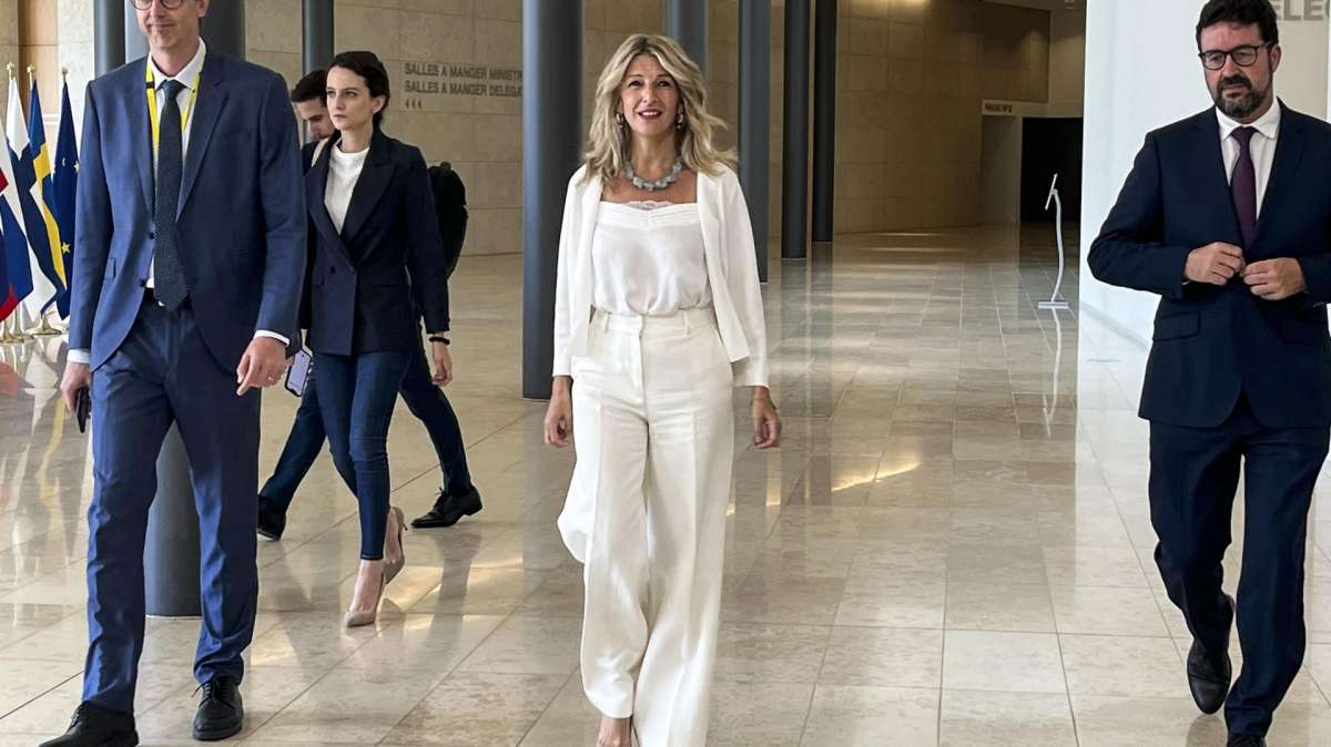 - La vicepresidenta segunda y ministra de Trabajo de España, Yolanda Díaz , a su llegada al consejo de ministros de Empleo de la UE en Luxemburgo, este lunes.