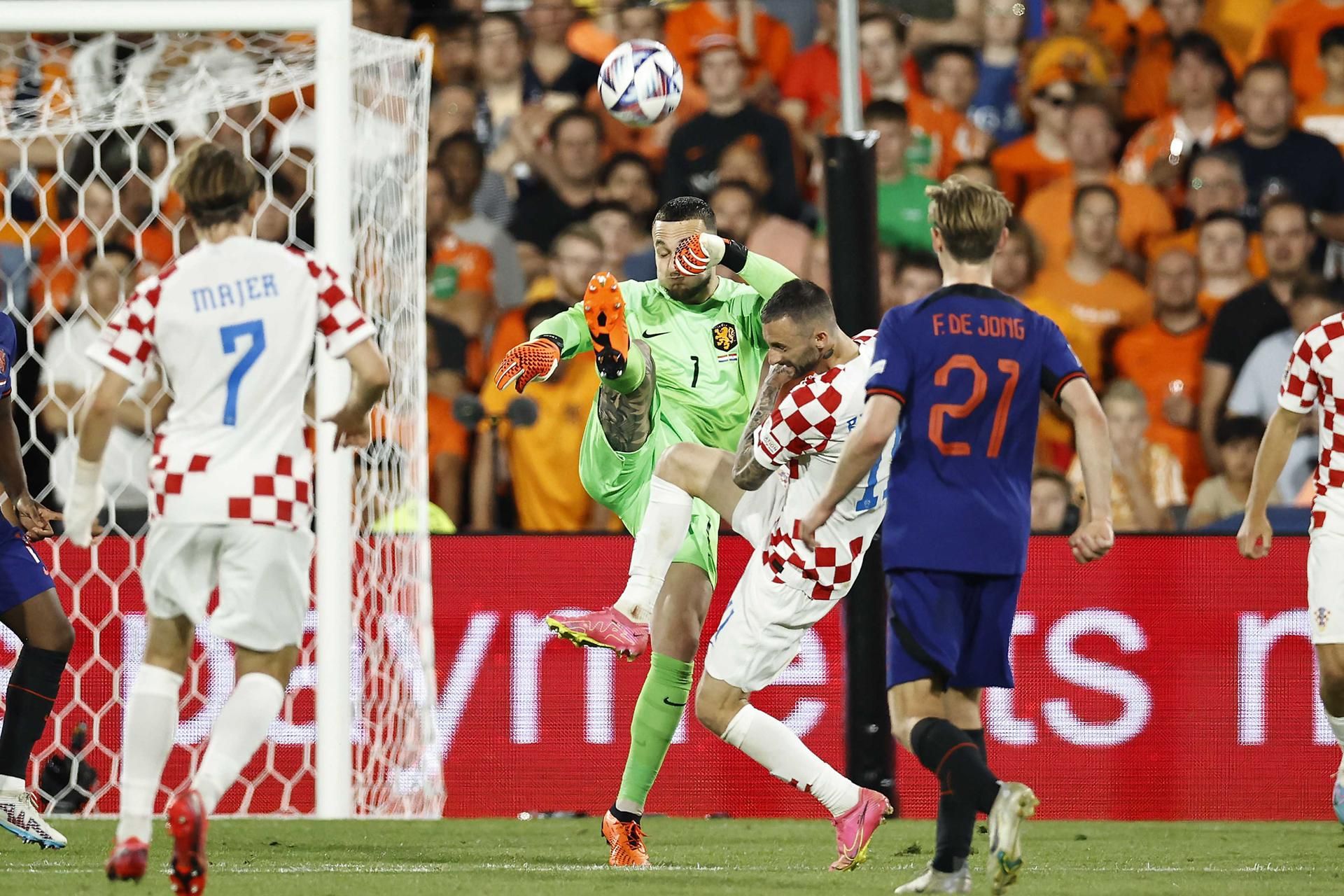Croacia doblega a Países Bajos en la prórroga (2-4)