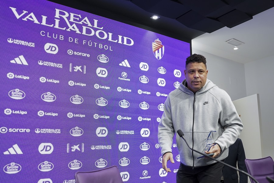 Ronaldo Nazario en rueda de prensa