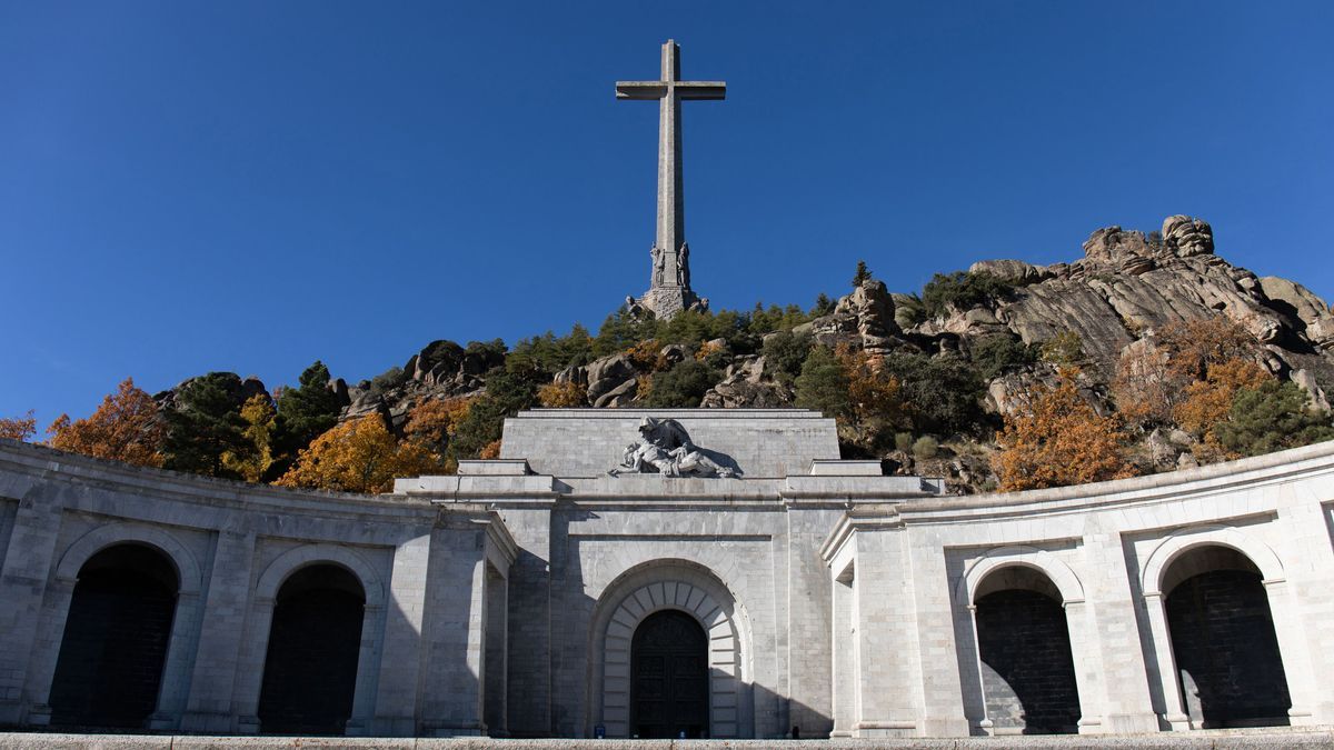 Entrada de acceso a la basílica del Valle de Cuelgamuros.