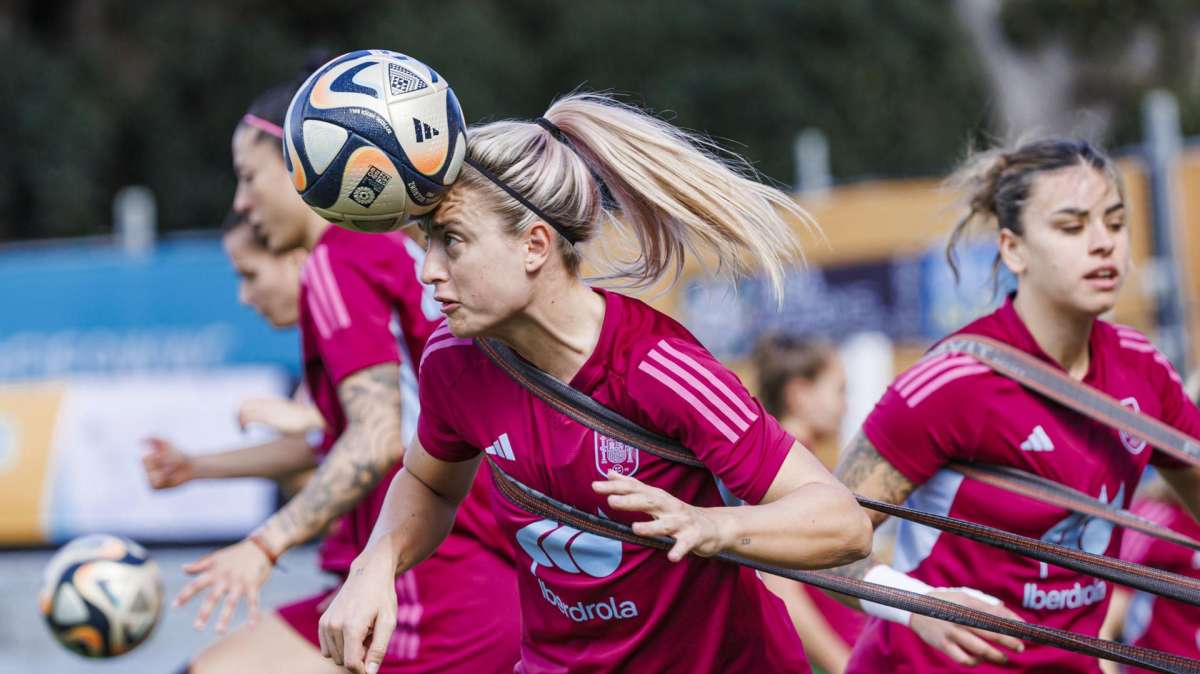 Las jugadoras de la selección española de fútbol se entrenan este viernes en Sidney de cara al partido de la final del Mundial femenino.