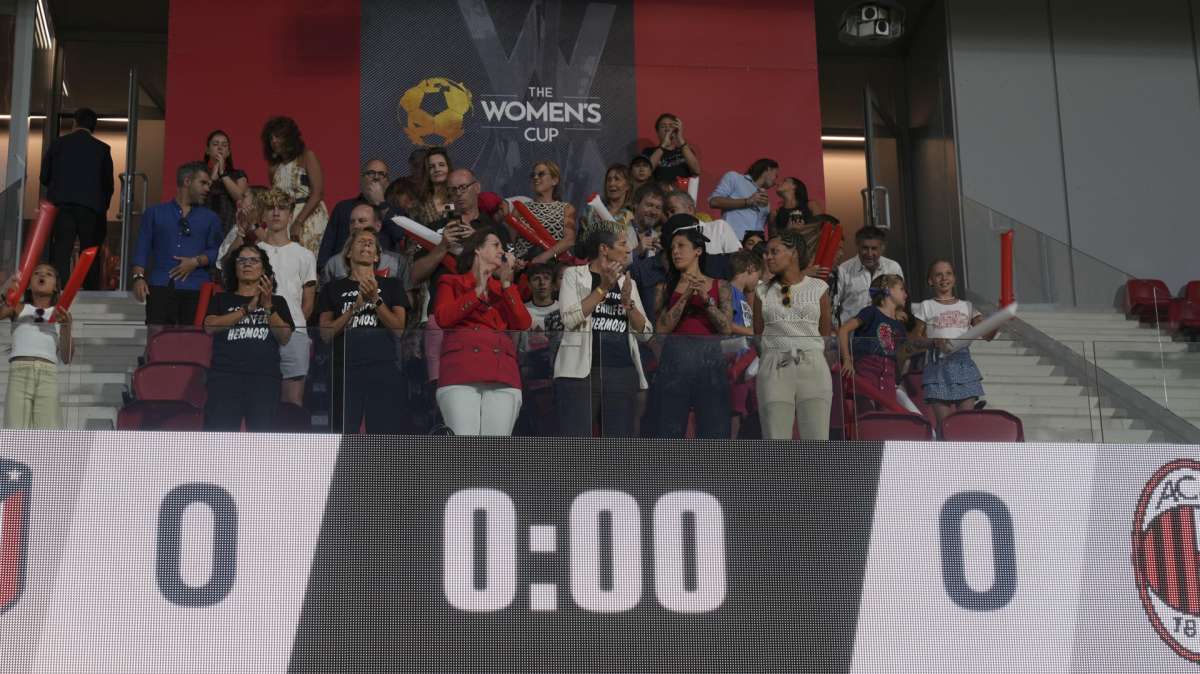 Jenni Hermoso, ovacionada tras reaparecer para ver la final de la Women's Cup