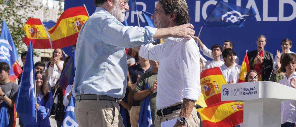 Aznar tilda de "infamia" la amnistía y Rajoy dice que supondría "el paso a un régimen de la ley del más fuerte"