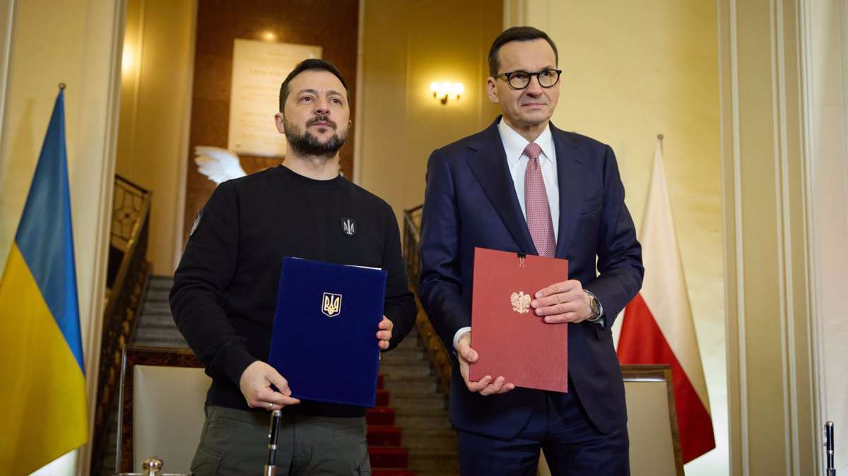 El presidente de Polonia, Mateusz Morawiecki, recibe en Varsovia al presidente de Ucrania, Volodimir Zelenski, en abril.
