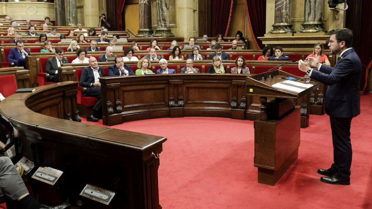 Puigdemont y Junqueras descartan una investidura rápida de Sánchez si no da pasos hacia un referéndum