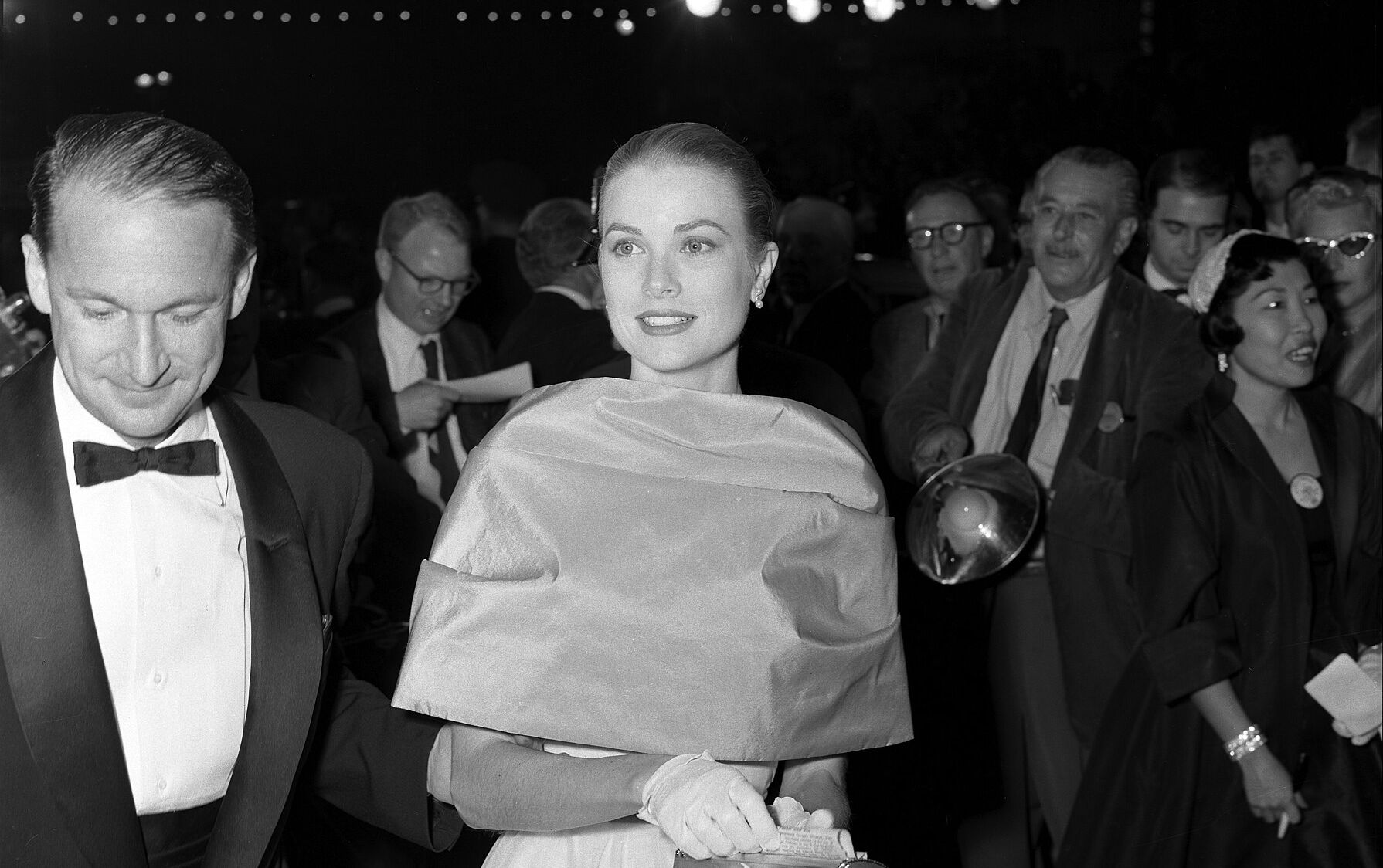 Grace Kelly llegando a la gala de los Óscar de 1955.