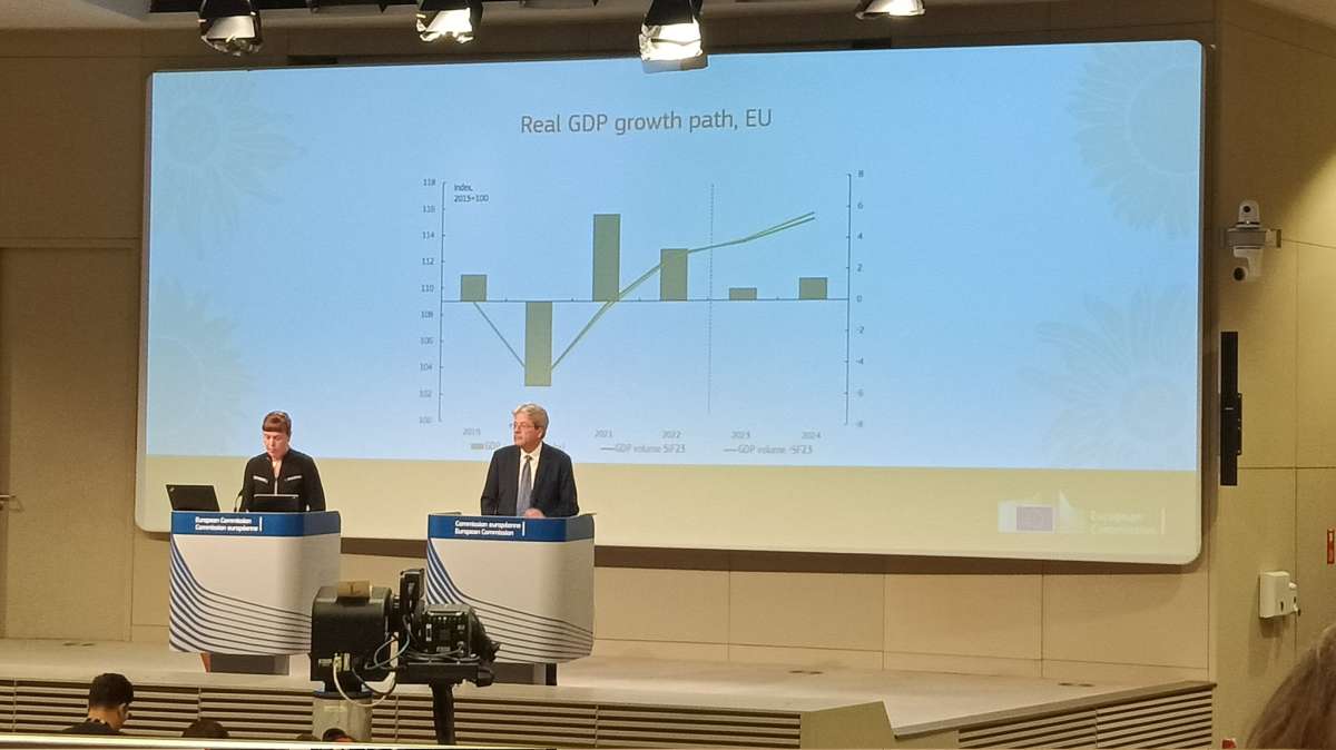 Paolo Gentiloni en la presentación de las previsiones de crecimiento macroeconómicas.