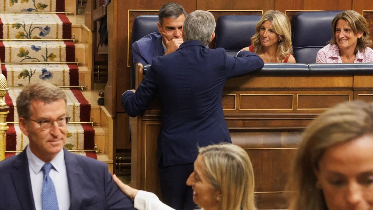 Sánchez esconde su papel en la investidura pero el PSOE tiene decidido emplearse con dureza contra Feijóo