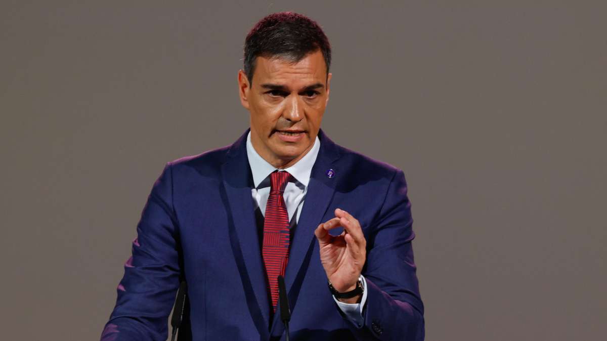 Puigdemont acepta el plan de Sánchez que apoyan ‘las elites’