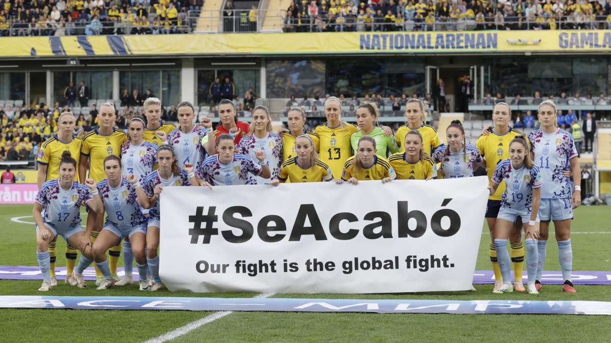 Españolas y suecas, unidas con el hashtag #SeAcabó