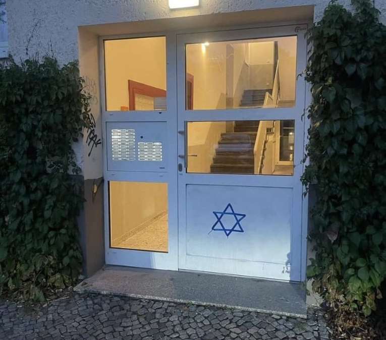 La embajada israelí en Berlín denuncia que se están marcando las casas de las familias judías