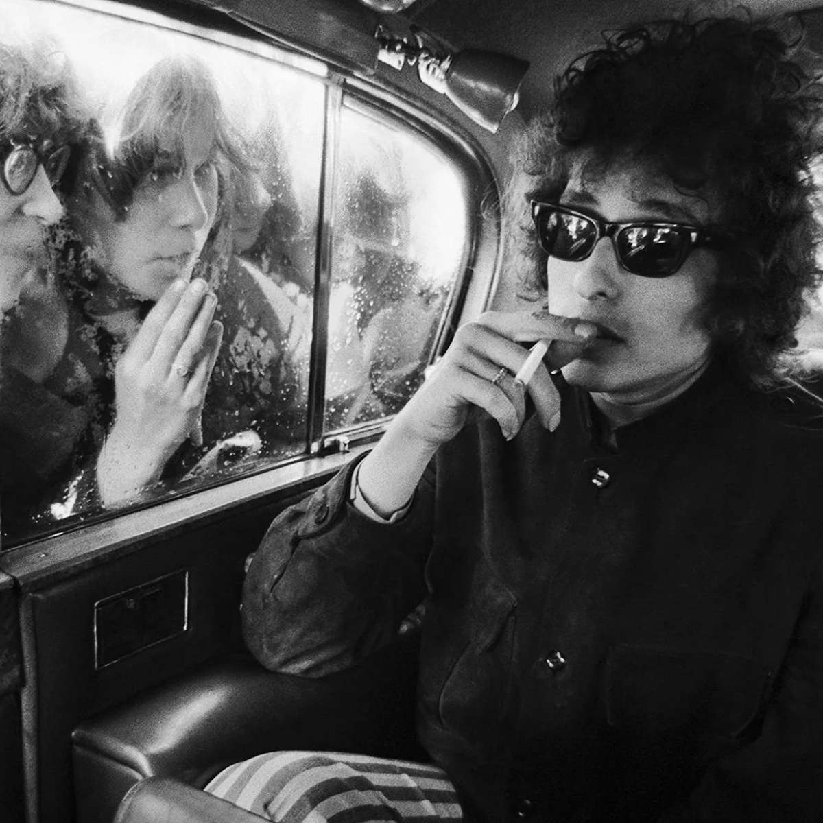 Fotografía de Bob Dylan incluida en el libro.