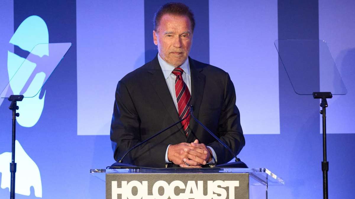 Schwarzenegger evoca su pasado familiar nazi para alzar la voz contra el antisemitismo