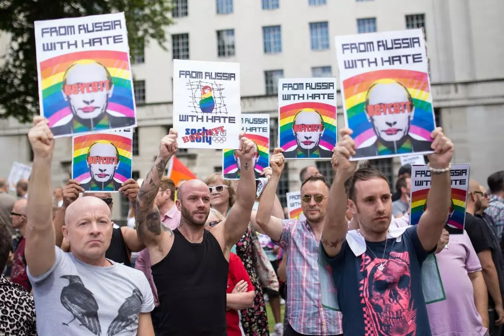 Rusia declara organización extremista al movimiento LGBT