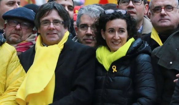 Puigdemont y Rovira, en una manifestación