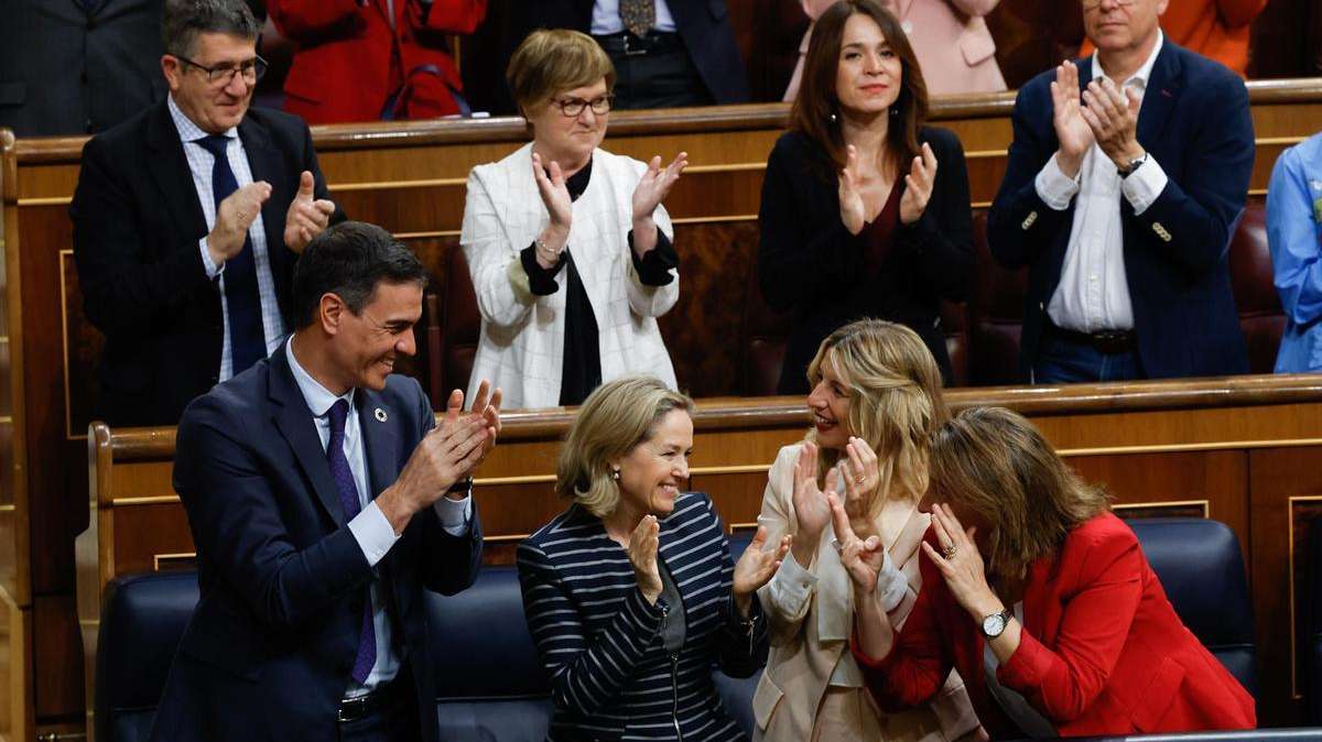 Sánchez refuerza el ala económica del Gobierno, con cuatro vicepresidentas y dos nuevos ministerios